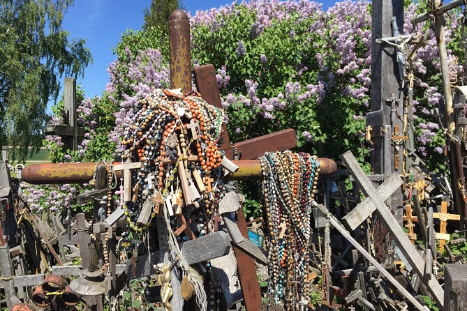 2 countries! Hill of Crosses, Rundale Palace and Bauska castle - Kryziu Kalnas, the Hill of Crosses: emotional, crowded in spirit not in logistics