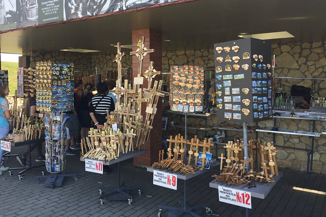 5,5 Hour Small Group Tour to Hill of Crosses from Riga - Kryziu Kalnas: how to make the one-hour visit count