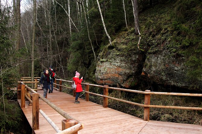 Cesis: Medieval Heritage and Natural Treasures - Cesis as a Riga day trip: the 7 to 8 hour rhythm