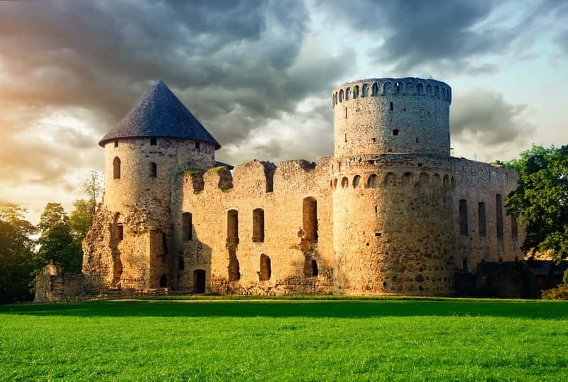 From Riga: Hill of Crosses, Bauska & Rundale Full-Day Tour - Bauska Castle: medieval walls, guided context, and room to wander