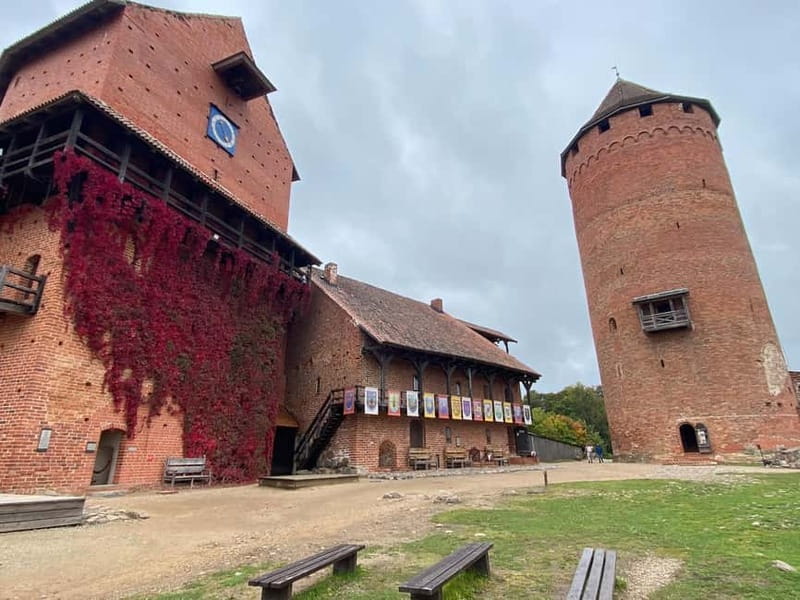 From Riga: Sigulda and Turaida Legends Tour - Kaķu Māja lunch stop: food is extra, but the break is real