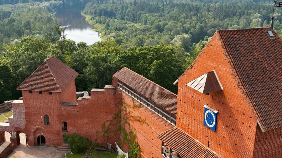 From Riga: Sigulda Top Sights & Wine Tasting - Sigulda Castle and the Livonian Order ruins: your first big “wow” moment