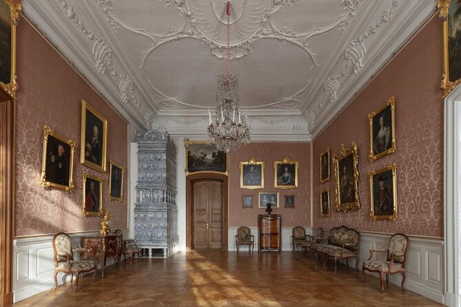 Full-Day Private Trip to Palace and Medieval Castle from Riga - The Driver Experience: English Help Without a Full Museum Guide