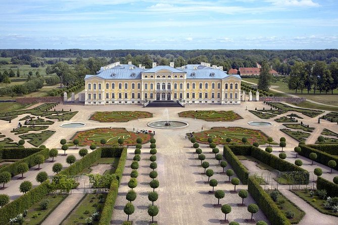 Full-Day Rundale Palace Tour from Riga - Key Things You’ll Notice on This Rundale Palace and Bauska Castle Day