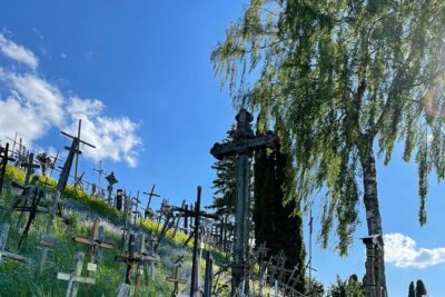 Hill of Crosses and Jelgava Gems Tour – 2 countries in 1 day