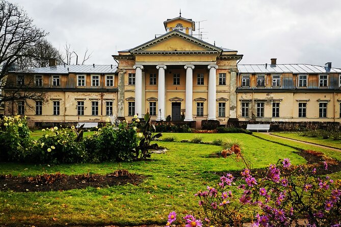Latvia's Switzerland and Gauja National Park Tour - Stop 2, Livonian Order Castle in Sigulda: Fortress to Convent to Ruins