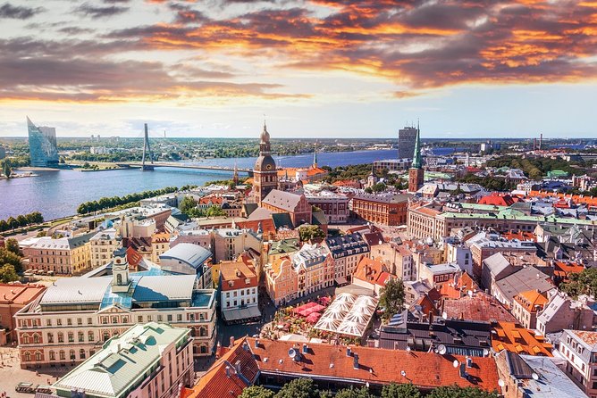 Old Town Walking Tour of Riga - Swedish Gate: the 17th-century boundary you can still walk through