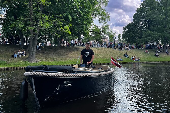 Private Boat Tour experience in Riga (City Canal and Daugava) - Old Town and cultural icons: Opera, Central Station, market area, and St. Peter’s Church