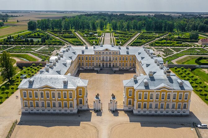 Private Full-Day Trip to Hill of Crosses, Rundale Palace & Bauska - Language, Tickets, and the Small Logistics That Matter