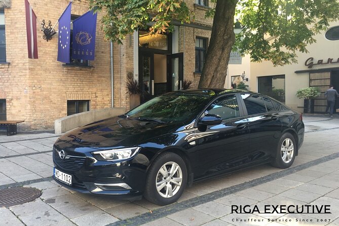 Private Transfer from Riga Airport to Hotel with English speaking driver - What a private, English-speaking driver changes for you