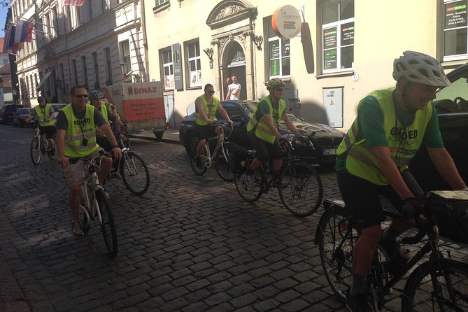 Riga Highlights Bike Tour - Stop 1: Esplanade, Art Museum, Orthodox Cathedral, and Academy Views