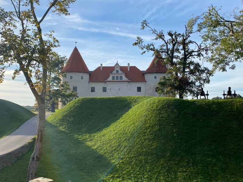Riga: Hill of Crosses, Guided Rundale Palace & Bauska Castle - Bauska Castle ruins, medieval views at the rivers’ meeting point