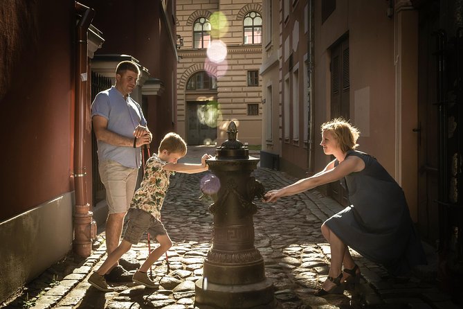 Riga Private Photoshoot Tour - Stop-by-stop: how each landmark helps your photo set