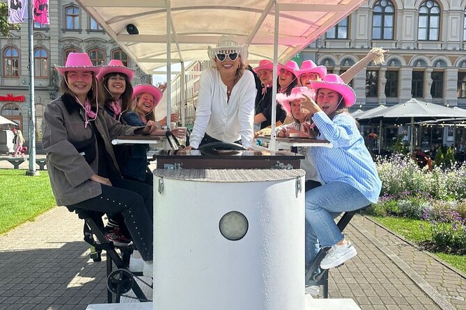 Riga Prosecco & Beer Bike Tour - Where you start on Tirgoņu iela and how the flow feels