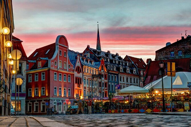 Riga walking guided Sightseeing tour - Stop 2: Strēlnieku iela Art Nouveau Area With Real Details
