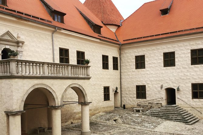 Tour from Riga to Vilnius: Bauska Castle, Rundale Palace and The Hill of Crosses - Stop at Bauska Castle: military design and big views
